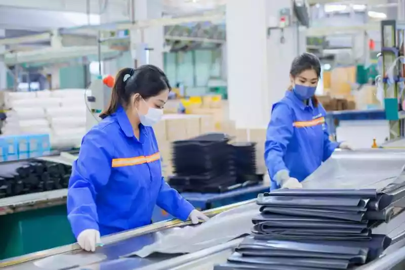 CNC casting and founding department preparing gray cast iron bench vise bodies at Qingdao factory
